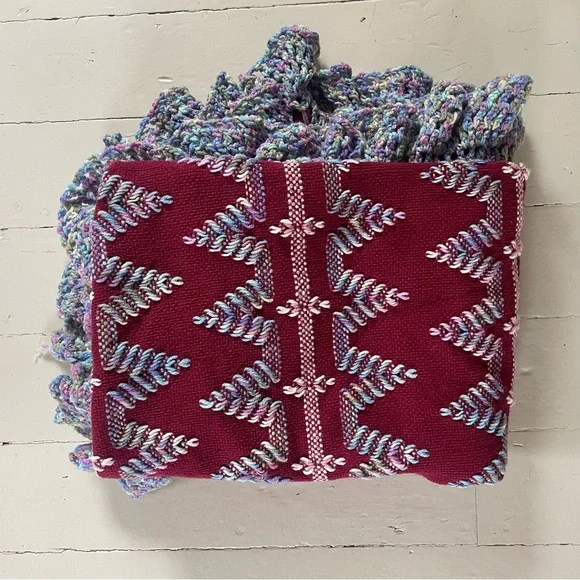 Vintage Crochet Ruffle Hem Handmade Blanket chevron stripe
